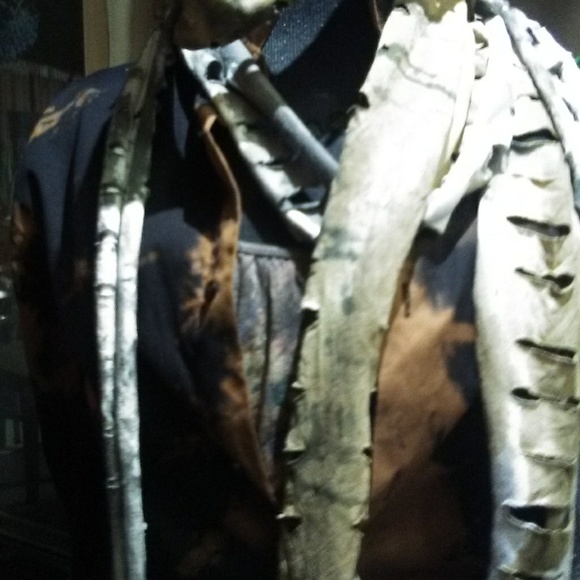 Scarfs - Picture 2 of 4